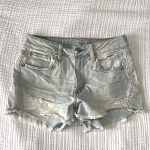 American Eagle size 4 Super Stretch Distressed Jean Shorts